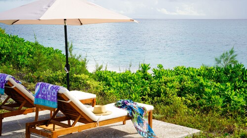 SPECTACULAR OCEAN VIEWS 🌊Kayak, Starlink, Generator, Beach, Pickleball