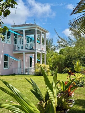 Property grounds - SPECTACULAR OCEAN VIEWS 🌊Kayak, Starlink, Generator, Beach, Pickleball (Crossing Rocks)