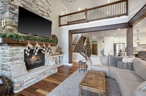 Smart TV, fireplace