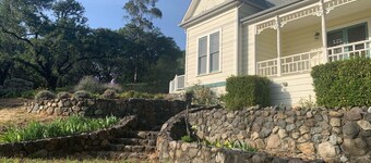 Charming Farmhouse in the heart of Alexander Valley