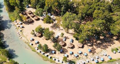 16 Blue River Camp - Glamping Cabin