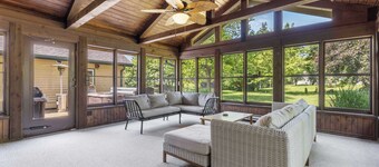 Golfer's Retreat *hot tub* *arcade* *spa*