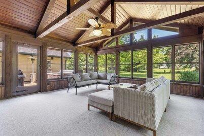 Golfer's Retreat *hot tub* *arcade* *spa*