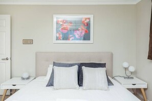 5 habitaciones, escritorio, tabla de planchar con plancha y wifi gratis 