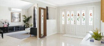 Spacious  newly redecorated 5BD Family Home