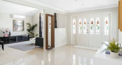 Spacious newly redecorated 5BD Family Home