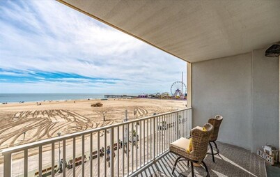 ⭐️Luxury Belmont Towers 402 Direct Ocean Front Pool Gym⭐️