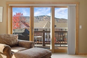 TV, fireplace - Summit View Townhouse 1mi to Mt Snow w/ Fireplace! (Dover)