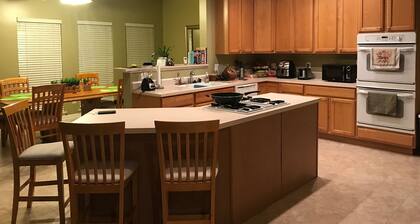 Spacious Single Family Home Near Water, Recreational Areas/Parks, and Shopping..