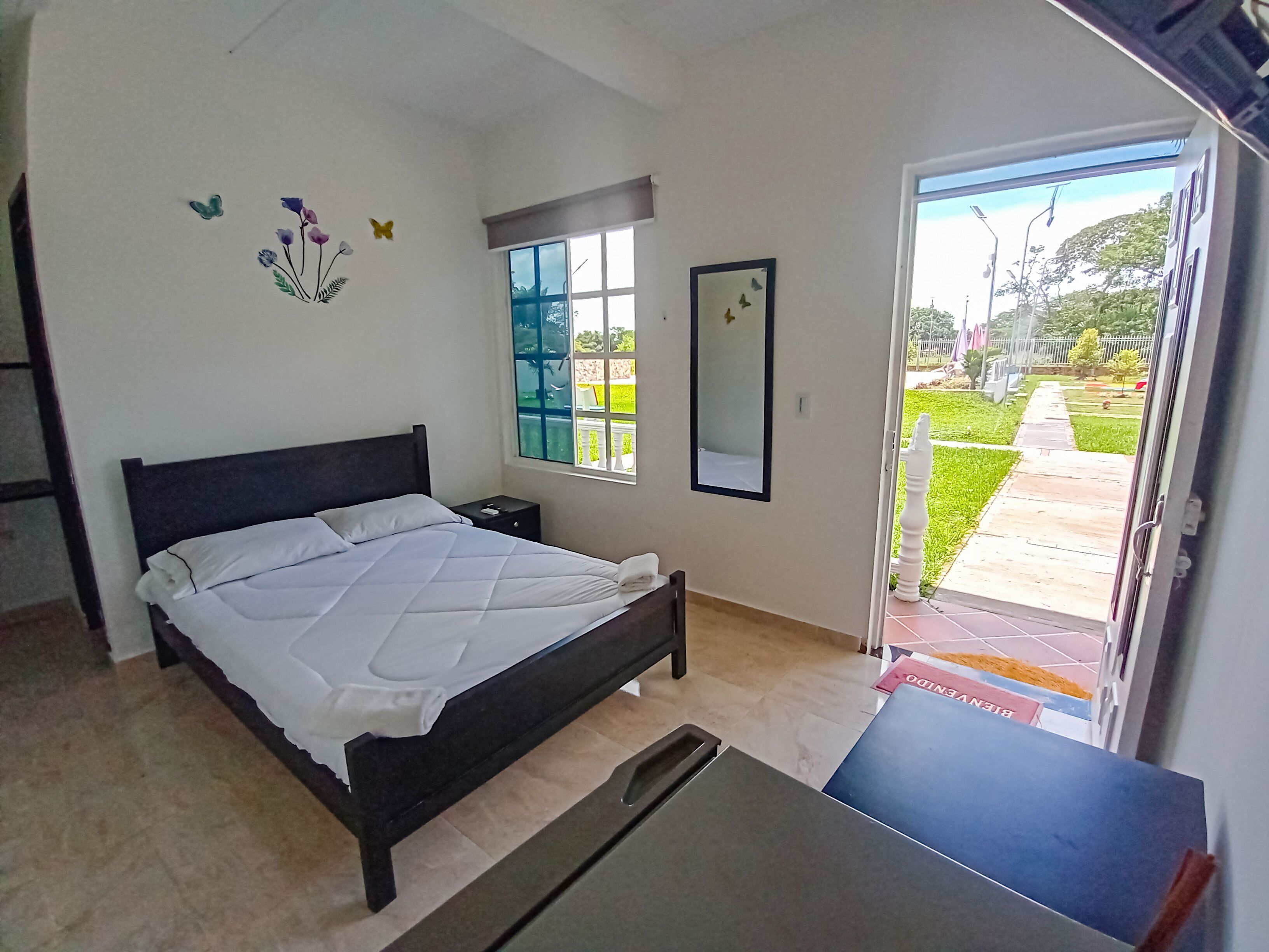 Minibar, free WiFi, bed sheets
