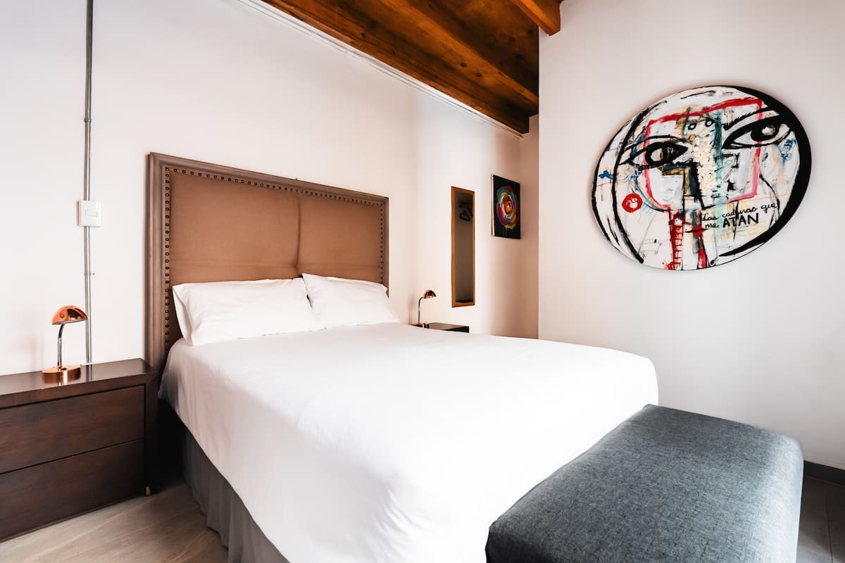 Rufino Tamayo (Private Room) | Premium bedding, in-room safe, blackout drapes, WiFi (free)
