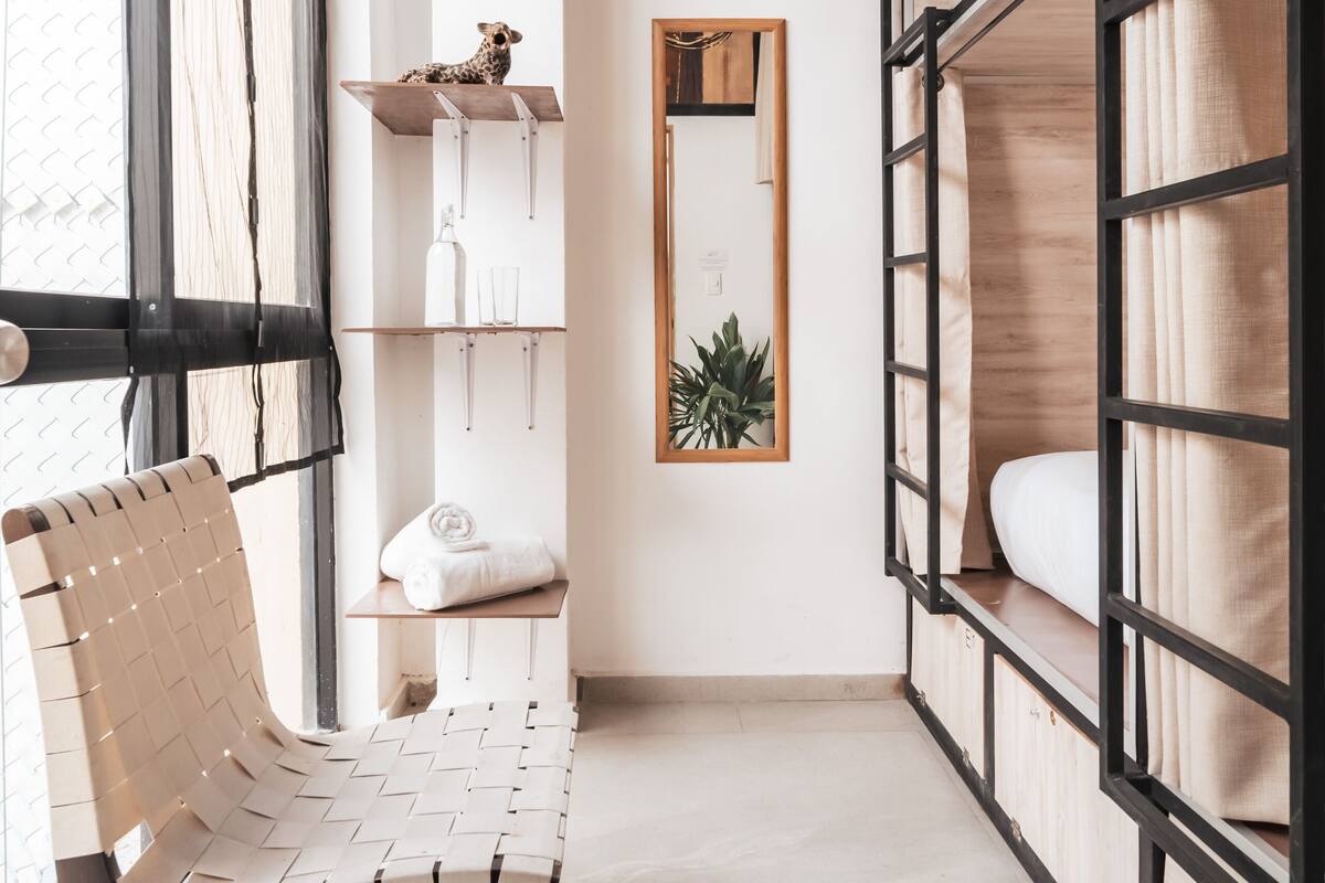 Alfaro Siqueiros (4 People Mixed Dorm) | Premium bedding, in-room safe, blackout drapes, WiFi (free)