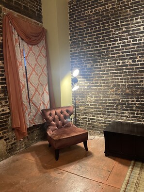 Interior - Historical Downtown Leesville/Fort Polk sleeps 4 (leesville)
