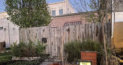 Historical Downtown Leesville/Fort Polk sleeps 4