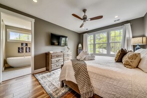 3 bedrooms, iron/ironing board, WiFi, bed sheets - Picturesque home- 7 min walk from the beach with private pool and elevator. (Hilton Head Island)