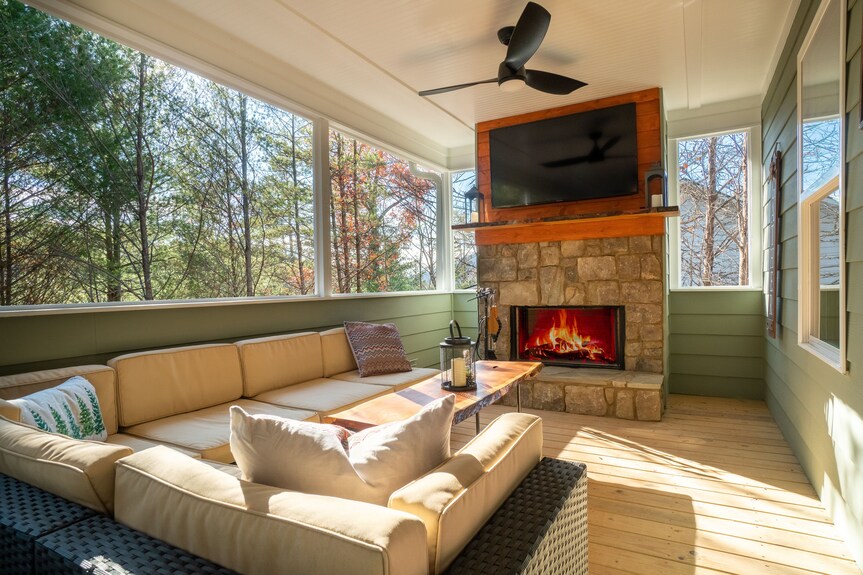 Peaceful Helen Retreat-walk To Downtown + Hot Tub - Helen, GA