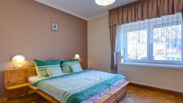 1 chambre, bureau, Wi-Fi gratuit, draps fournis