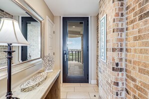 Combined shower/tub