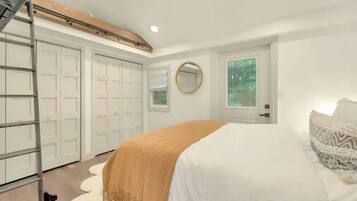 2 chambres, fer et planche à repasser, lit parapluie, Wi-Fi