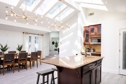 Brentwood Pool/Spa Home Close to Everything!