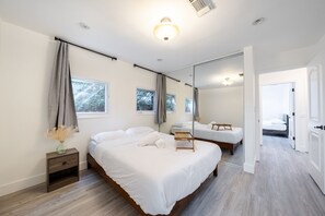 5 bedrooms, desk, iron/ironing board, travel cot
