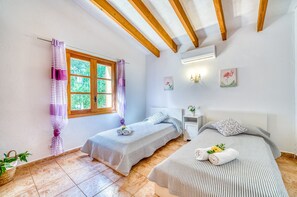 3 bedrooms, in-room safe, iron/ironing board, free WiFi - Villa Navarro with swimming pool in Pollensa (Pollensa)