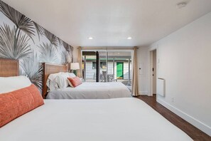 Bureau, fer et planche à repasser, Wi-Fi gratuit, draps fournis