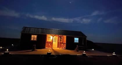 The Bear’s Den. 1 bedroom 1 bathroom. Sleeps 4