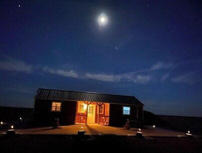 The Bear’s Den. 1 bedroom 1 bathroom. Sleeps 4