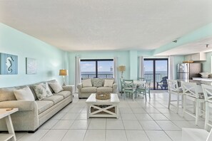Southern Breeze Penthouse 1003 | Living area