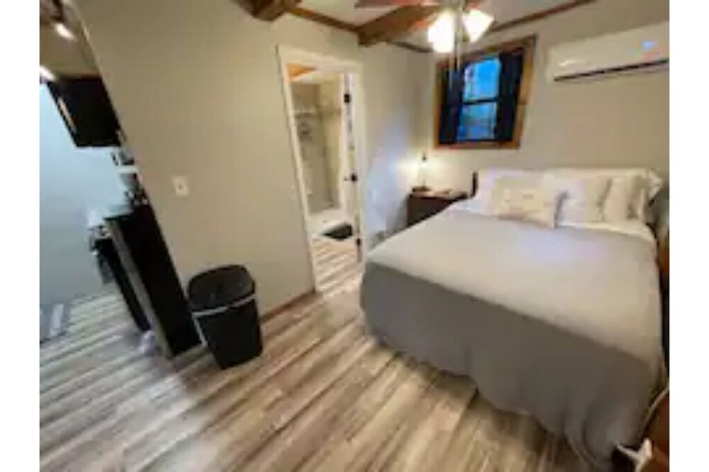 The Rustic Secret, tiny apartment, Basement Catoosa County Vrbo