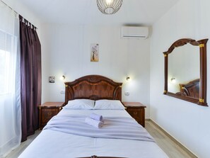 4 dormitorios, tabla de planchar con plancha, wifi y ropa de cama