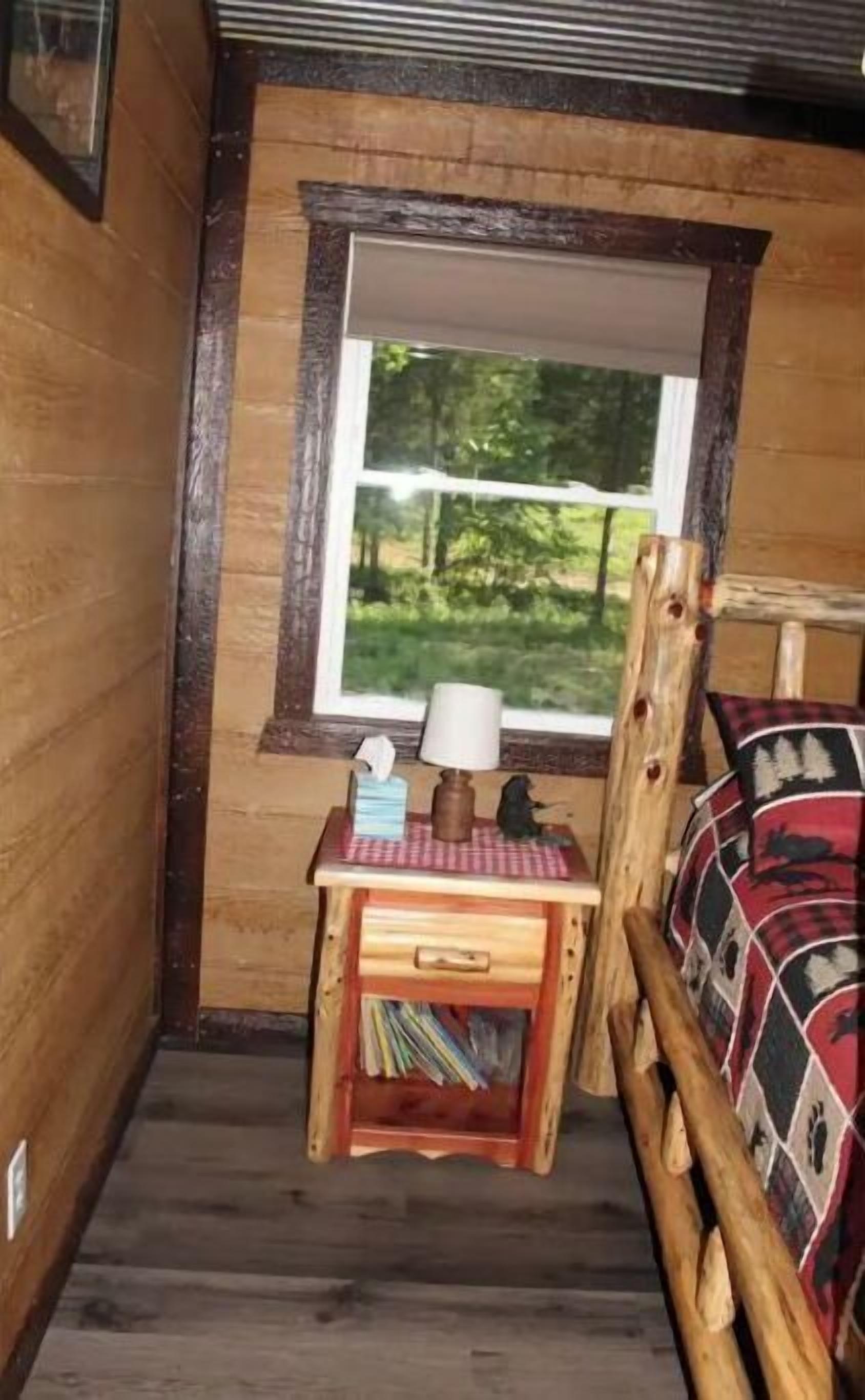 2 多间卧室、免费 WiFi、床单