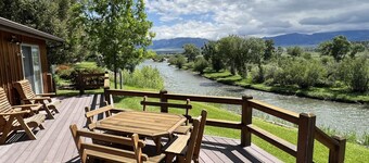 Charming Getaway on the Banks of the Madison River