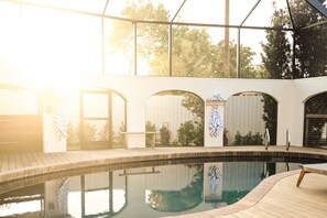 A heated pool - The Boat House Waterfront Pool Home Walk to Beach! (Siesta Key)