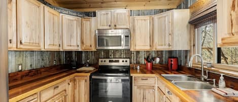 Micro-ondes, four, plaque de cuisson, lave-vaisselle