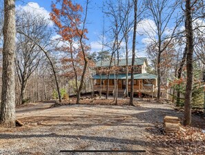 Exterior - Mountain escape with hot tub (Cleveland)