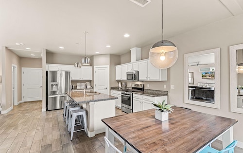 New Flagstaff townhome with Mountain Views!