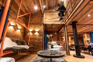 5 bedrooms, free WiFi, bed sheets