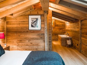 5 bedrooms, free WiFi, bed sheets