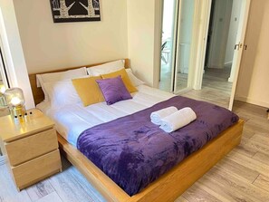 Desk, iron/ironing board, free WiFi, bed sheets