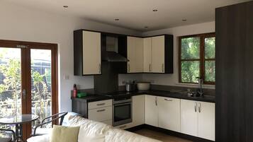 Kabin Superior, kamar mandi pribadi | Dapur bersama