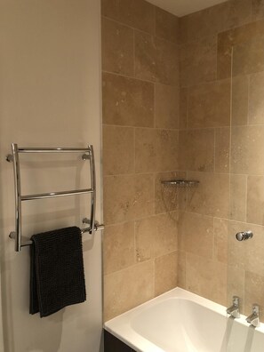 Superior-Ferienhütte, eigenes Bad | Badezimmer