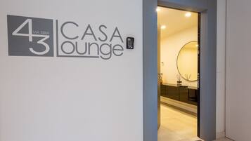 Hochwertige Bettwaren, Daunenbettdecken, Minibar, Zimmersafe