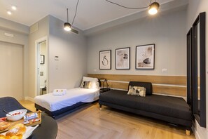 Room | Premium bedding, down comforters, minibar, in-room safe - Casa Lounge 43 (Cagliari)
