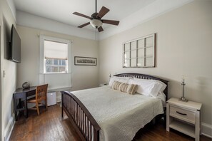1 chambre, bureau, fer et planche à repasser, Wi-Fi gratuit
