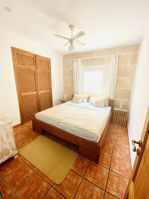 4 quartos, ferros/tábuas de passar roupa, berço de viagem, Wi-Fi
