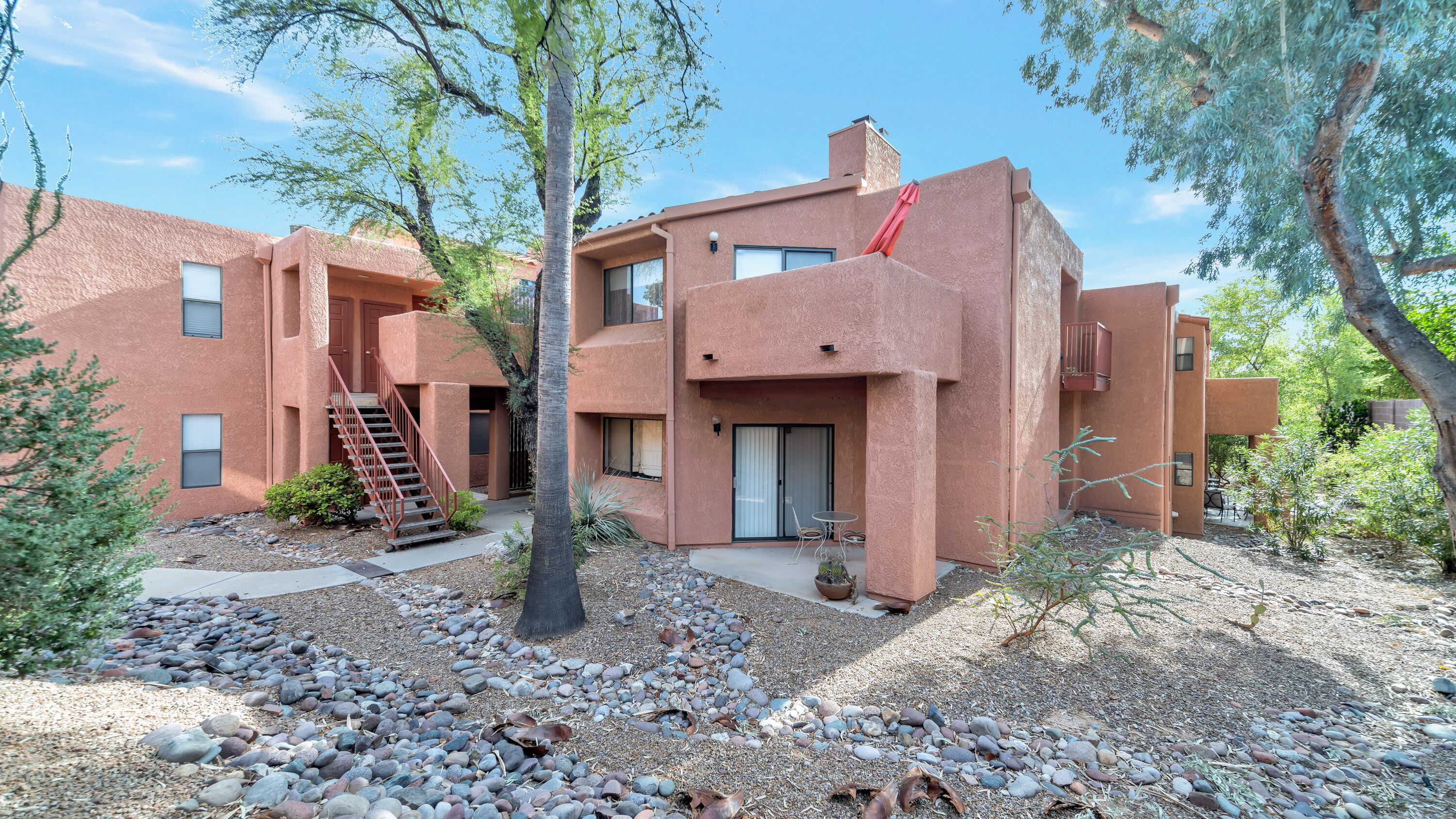 Quiet 1st fl condo . Relax at the heated pool or enjoy all Tucson has to offer.