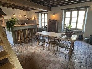 Dining - Rustic house in beautiful Burgundy (Noyers)