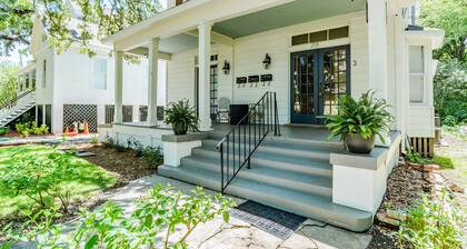 Historic Home in Oakleigh, Sleeps 10, Mardi Gras